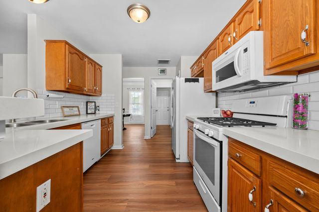 206 Brentmeade Dr, Murfreesboro, TN 37130