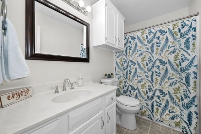 206 Brentmeade Dr, Murfreesboro, TN 37130