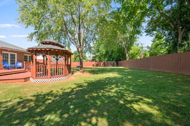 206 Brentmeade Dr, Murfreesboro, TN 37130