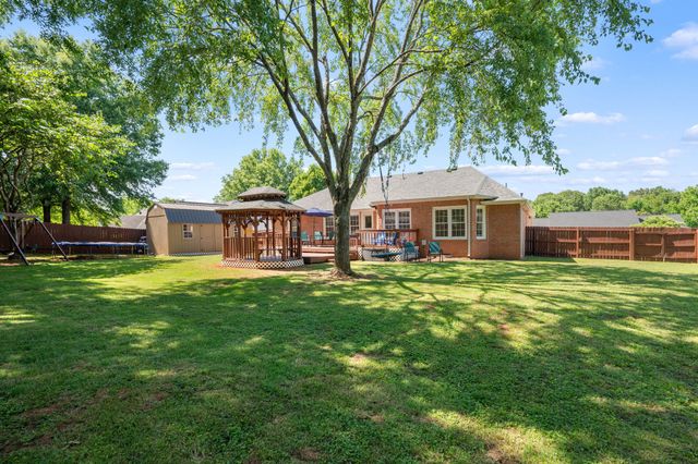 206 Brentmeade Dr, Murfreesboro, TN 37130