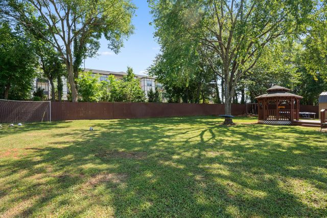 206 Brentmeade Dr, Murfreesboro, TN 37130