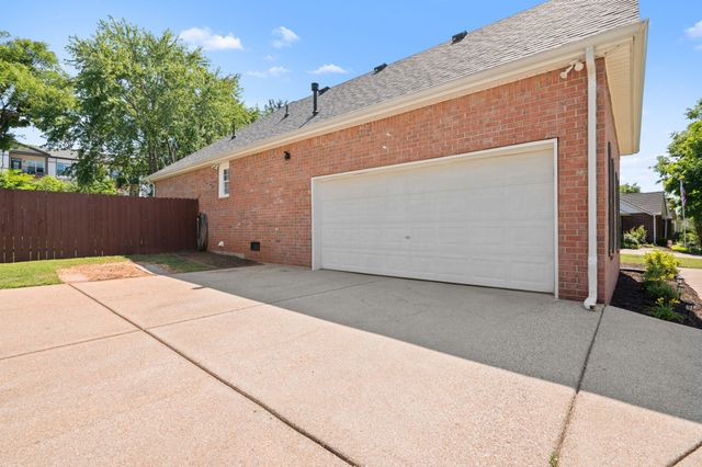 206 Brentmeade Dr, Murfreesboro, TN 37130