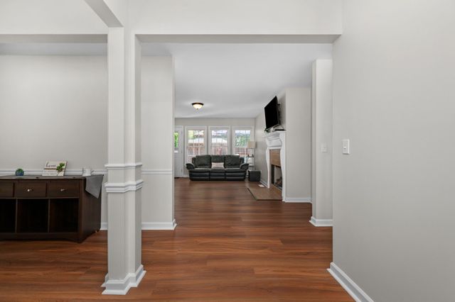 206 Brentmeade Dr, Murfreesboro, TN 37130