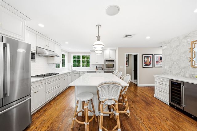 22 Hollywood Rd, Winchester, MA 01890
