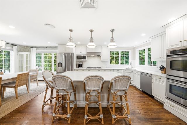 22 Hollywood Rd, Winchester, MA 01890