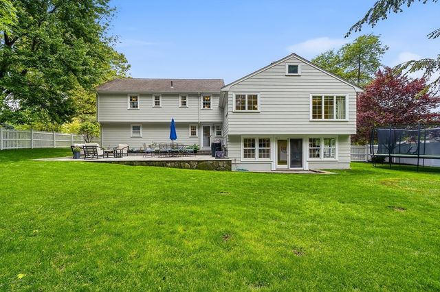 22 Hollywood Rd, Winchester, MA 01890