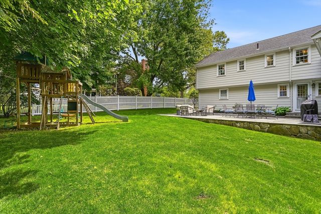 22 Hollywood Rd, Winchester, MA 01890