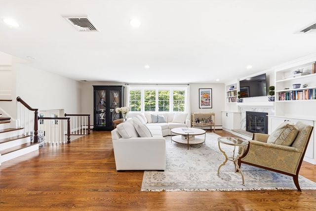 22 Hollywood Rd, Winchester, MA 01890