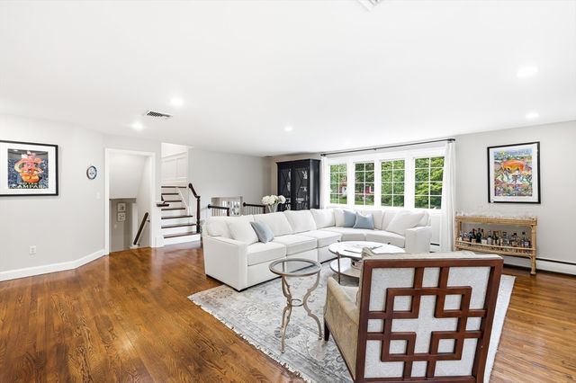 22 Hollywood Rd, Winchester, MA 01890