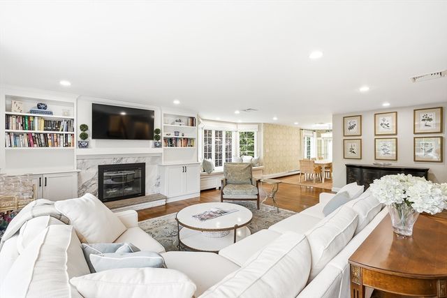 22 Hollywood Rd, Winchester, MA 01890