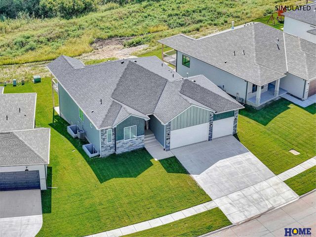 820 Regiment Road, Lincoln, NE 68527