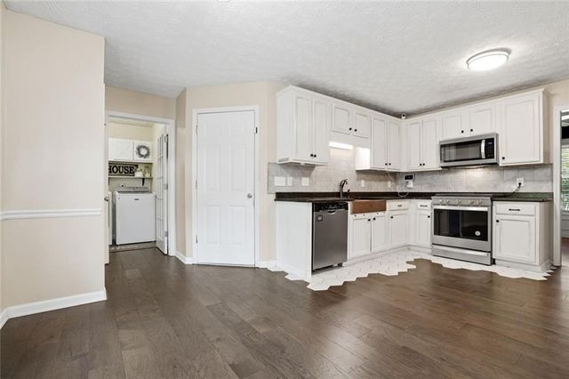 1005 Pebble Bend Drive, Grayson, GA 30017