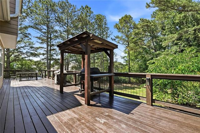 1005 Pebble Bend Drive, Grayson, GA 30017