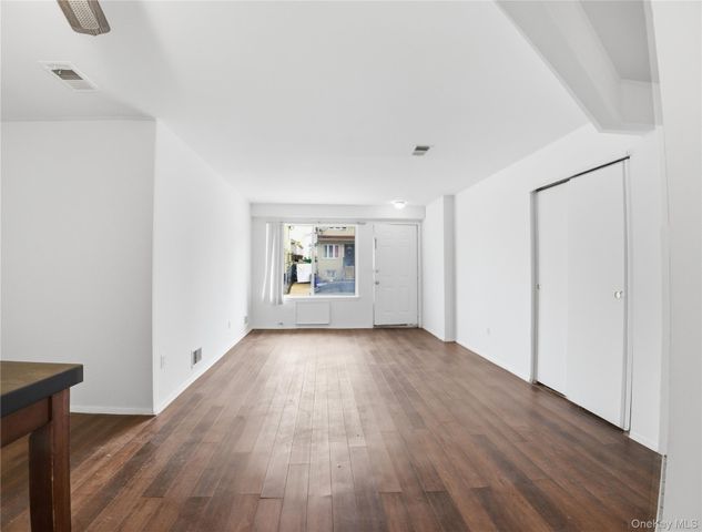 15 Davidson Court, Staten Island, NY 10303