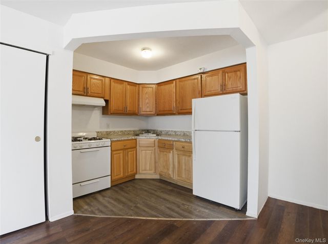 15 Davidson Court, Staten Island, NY 10303