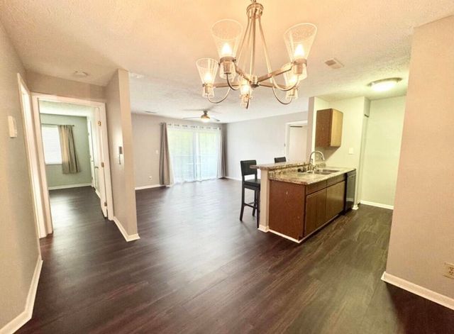 14 Woodland Hills Drive, 8 8, Southgate, KY 41071