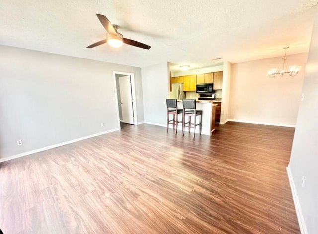 14 Woodland Hills Drive, 8 8, Southgate, KY 41071