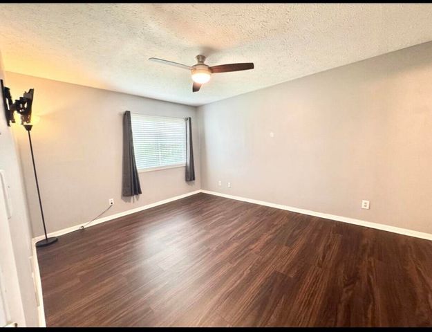 14 Woodland Hills Drive, 8 8, Southgate, KY 41071