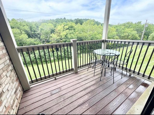 14 Woodland Hills Drive, 8 8, Southgate, KY 41071