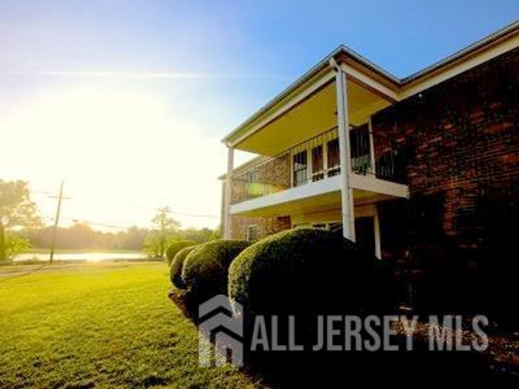 504 Lakeview Terrace, Plainsboro, NJ 08540