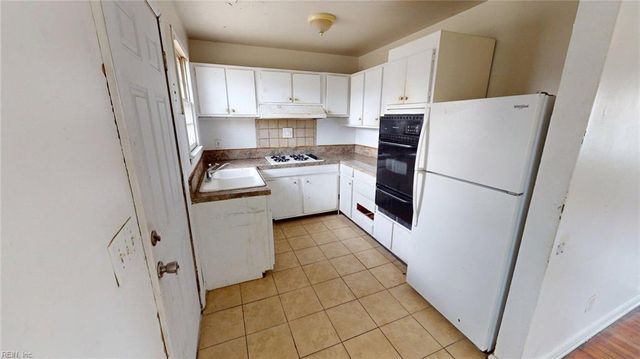 1003 Warfield DR, Portsmouth, VA 23701