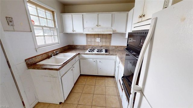 1003 Warfield DR, Portsmouth, VA 23701