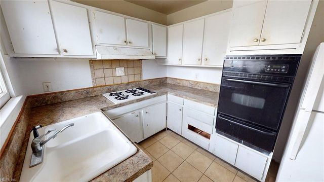 1003 Warfield DR, Portsmouth, VA 23701