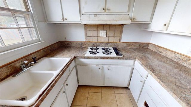 1003 Warfield DR, Portsmouth, VA 23701