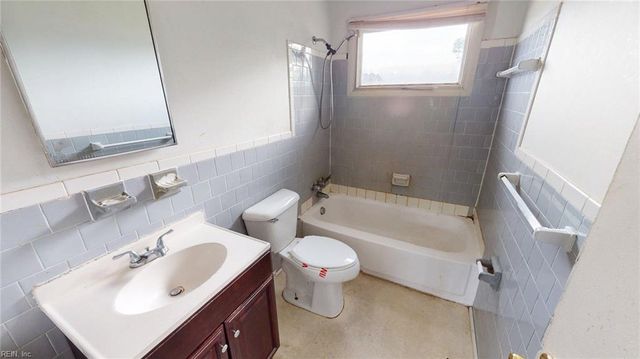 1003 Warfield DR, Portsmouth, VA 23701