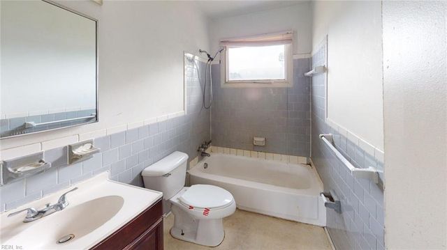 1003 Warfield DR, Portsmouth, VA 23701