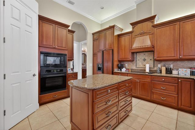 2007 COUNTRY CLUB DRIVE, Eustis, FL 32726