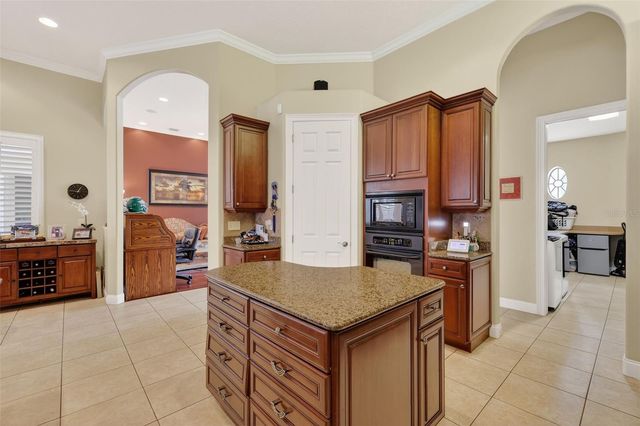 2007 COUNTRY CLUB DRIVE, Eustis, FL 32726
