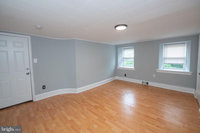 225 OLD SOLDIERS UNIT B RD, Cheltenham, PA 19012