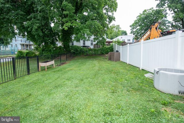225 OLD SOLDIERS UNIT B RD, Cheltenham, PA 19012