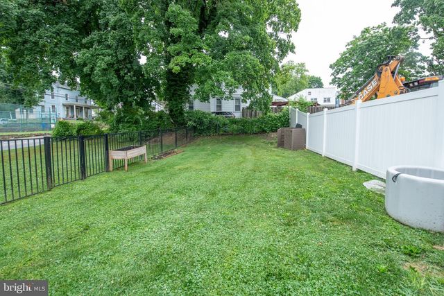 225 OLD SOLDIERS UNIT B RD, Cheltenham, PA 19012