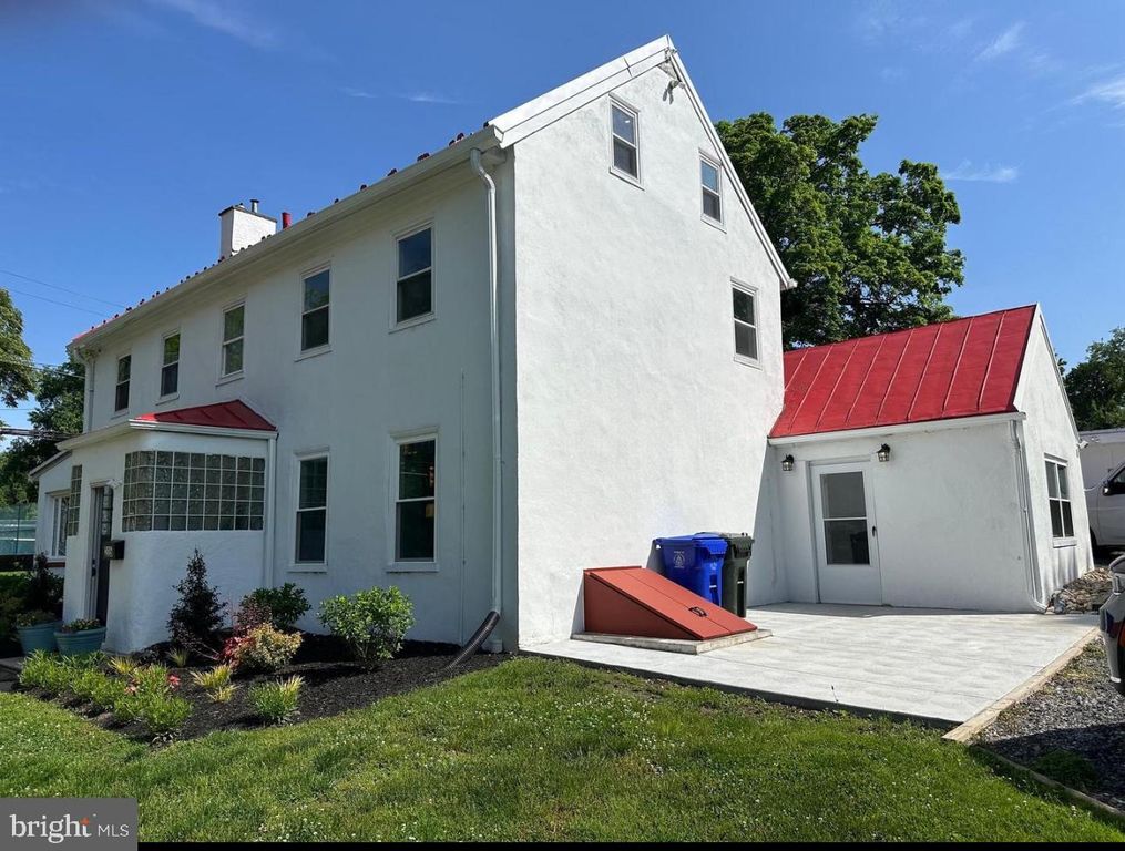 225 OLD SOLDIERS UNIT B RD, Cheltenham, PA 19012