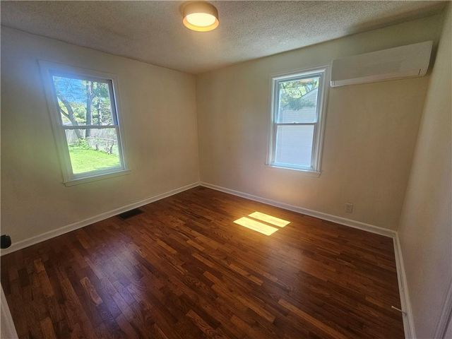 402 SW 17th Street, Blue Springs, MO 64015