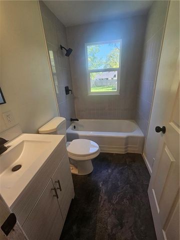402 SW 17th Street, Blue Springs, MO 64015