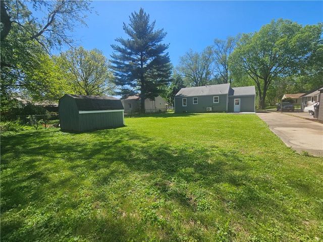 402 SW 17th Street, Blue Springs, MO 64015