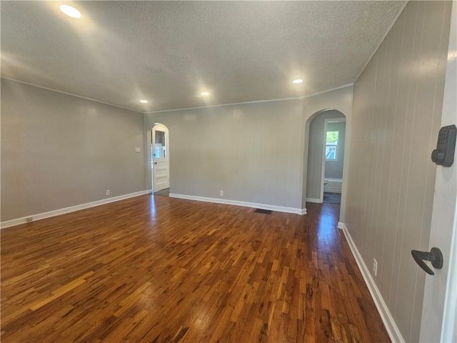 402 SW 17th Street, Blue Springs, MO 64015