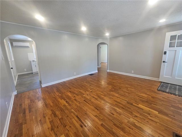 402 SW 17th Street, Blue Springs, MO 64015