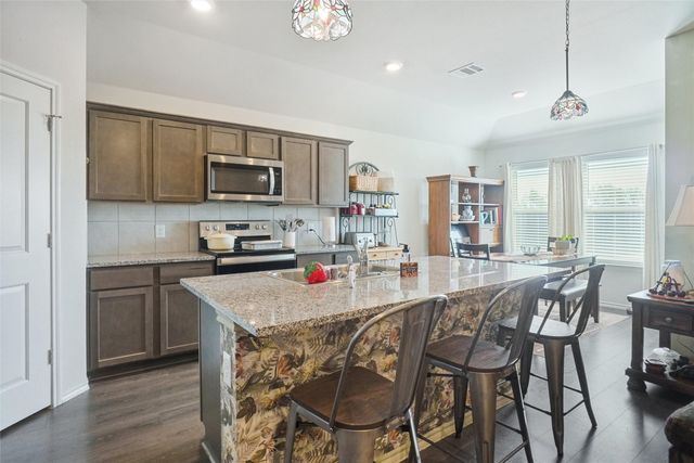 1934 Duskwood Drive, Lancaster, TX 75146