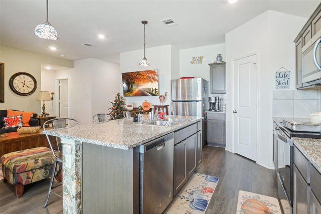 1934 Duskwood Drive, Lancaster, TX 75146