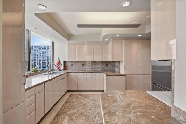 1810 Avenida del Mundo 703, Coronado, CA 92118