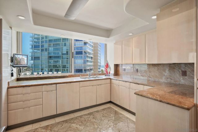 1810 Avenida del Mundo 703, Coronado, CA 92118