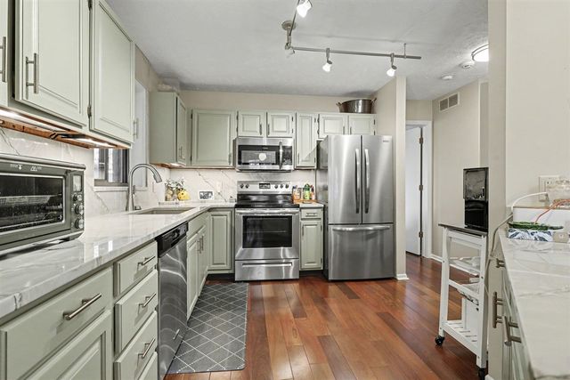 337 Horseshoe Court, Plainwell, MI 49080