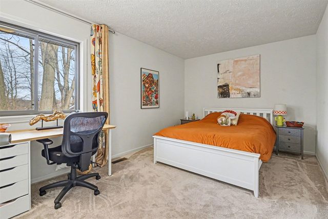 337 Horseshoe Court, Plainwell, MI 49080