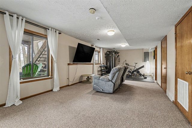 337 Horseshoe Court, Plainwell, MI 49080