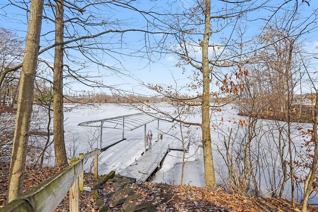 337 Horseshoe Court, Plainwell, MI 49080