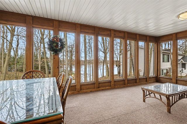 337 Horseshoe Court, Plainwell, MI 49080